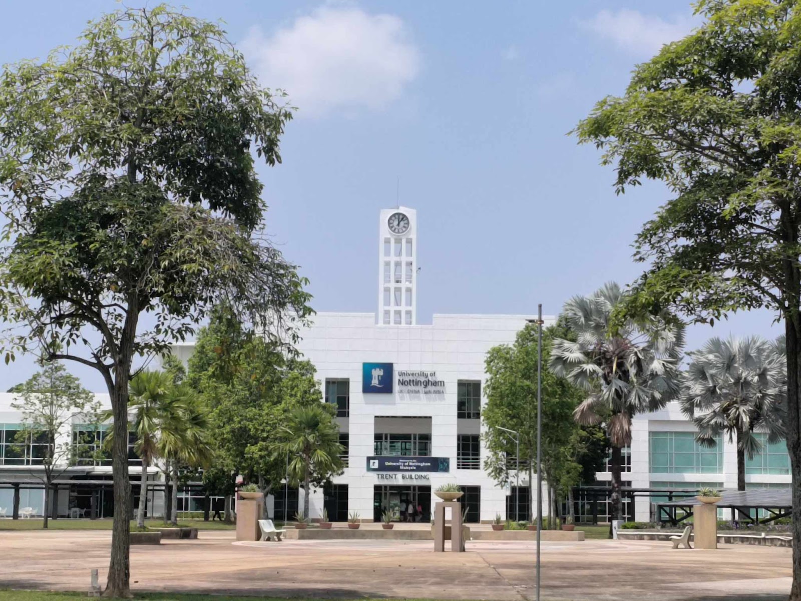 Campus thumbnail 4